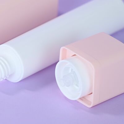 Klassische 15ml 30ml 50ml Hautpflege-Produkte Set Quadratische Luftlose Flasche Rotationskopf PP Pumpe Sprayer Versiegelung Kosmetikverpackung