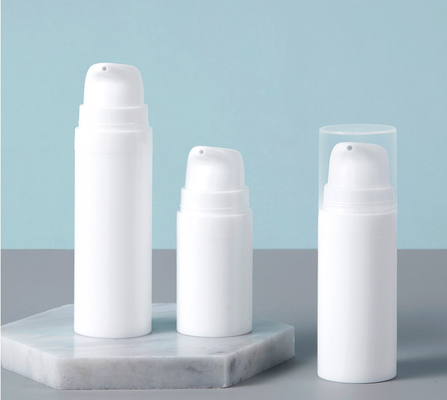 Weiße leere luftlose Pumpflaschen, kosmetischer Verpackenbehälter 15ml 30ml 50ml